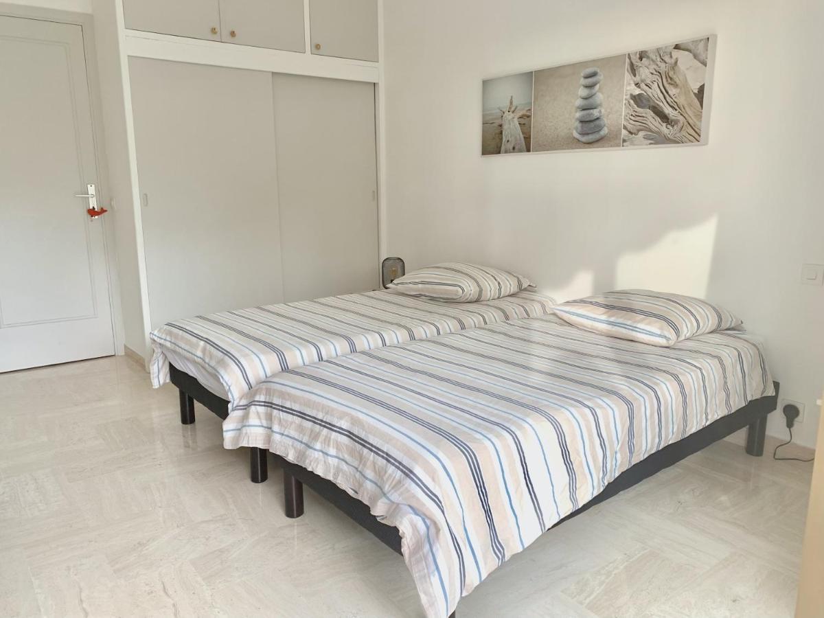 Appartement Front De Mer, 80m2 *