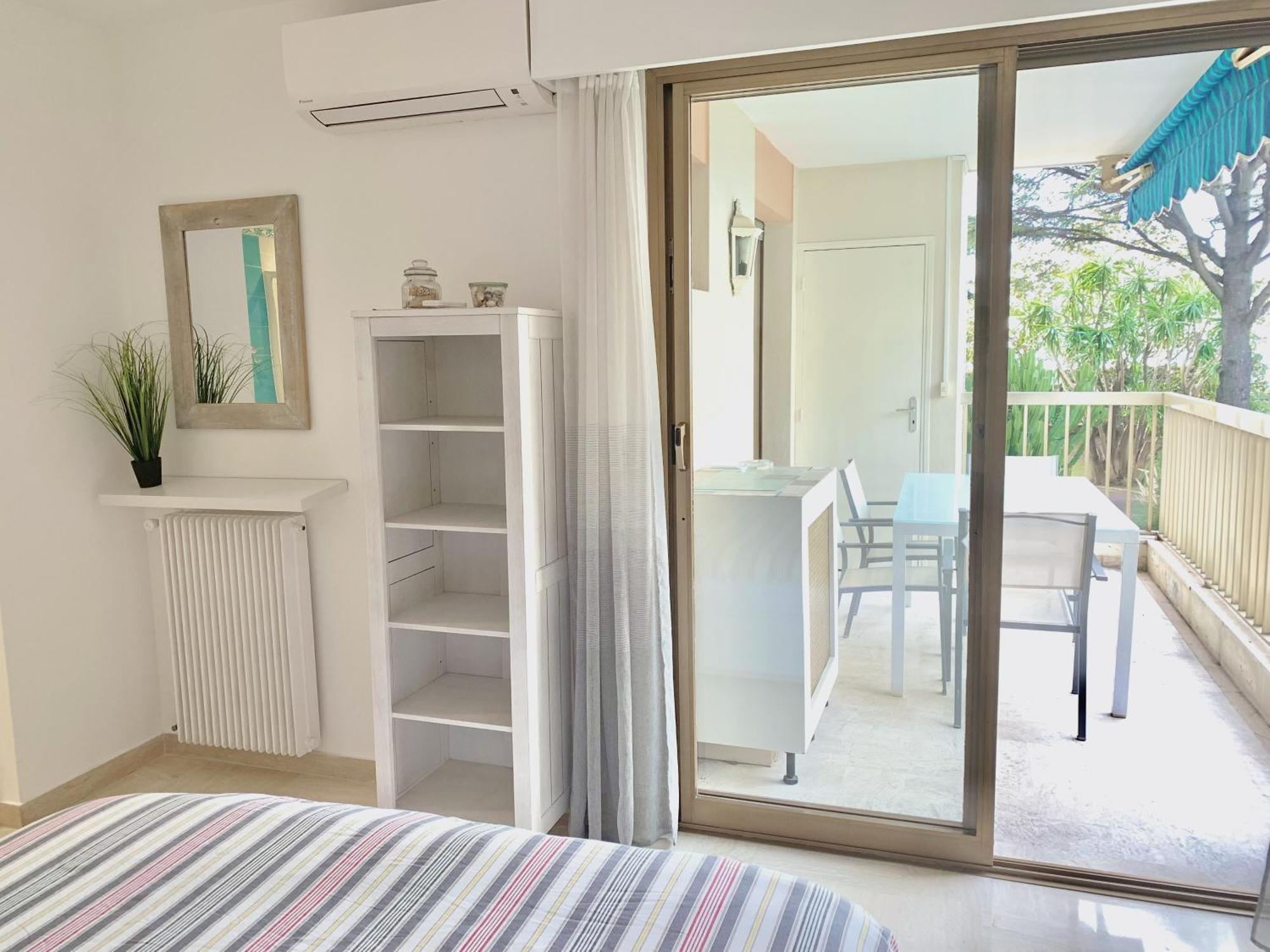 Appartement Front De Mer, 80m2 *